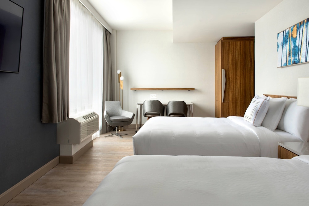 TownePlace Suites by Marriott New York Long Island City Manhattan View - photo 5