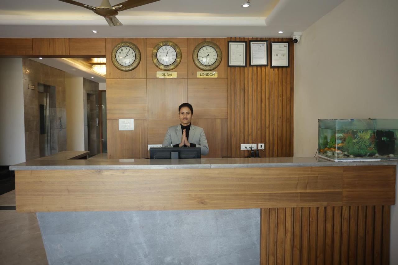Hotel Ratnam Chitrakoot Nagar Udaipur — Udaipur