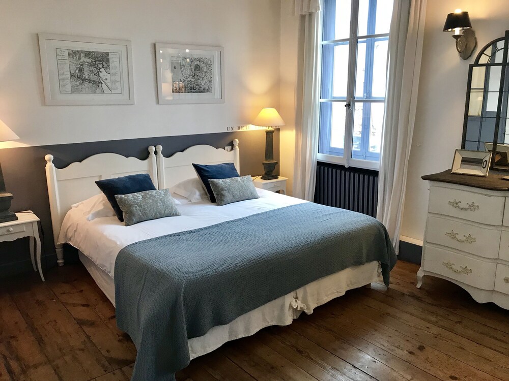 Vue Sur Cour - last minute hotel in La Rochelle