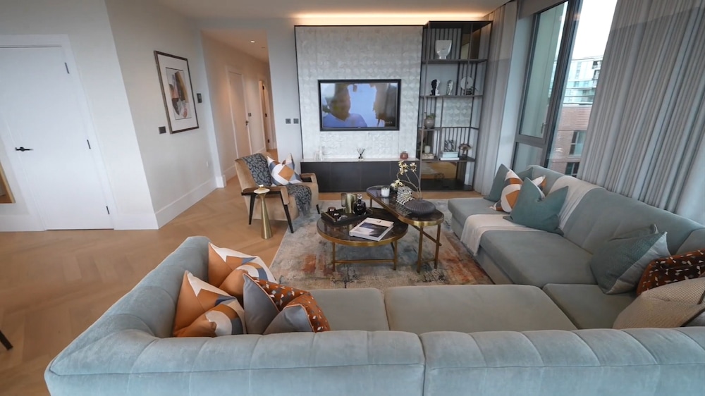 Beautiful 2 bed Apartment in London — 4-Star Luxury Hotel in London, United Kingdom