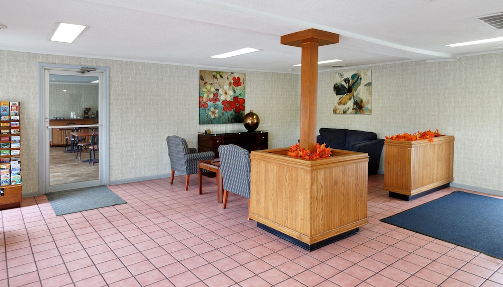 Red Carpet Inn Louisville - photo 2