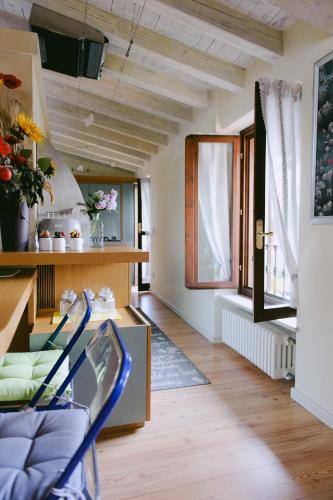 Attico Dell'artista — 4-Star Luxury Hotel in Desenzano Del Garda, Italy