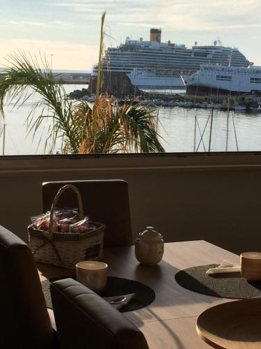 Tourist apartment La Casa del Porto alloggio turistico — 4-Star Luxury Hotel in Civitavecchia, Italy