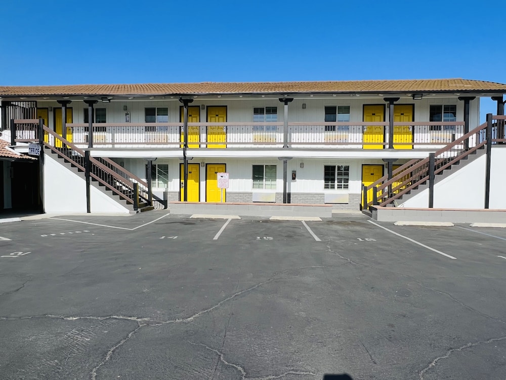 Escondido Inn - photo 33
