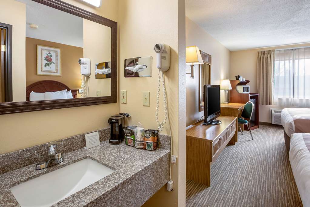 Quality Inn Storm Lake - photo 14