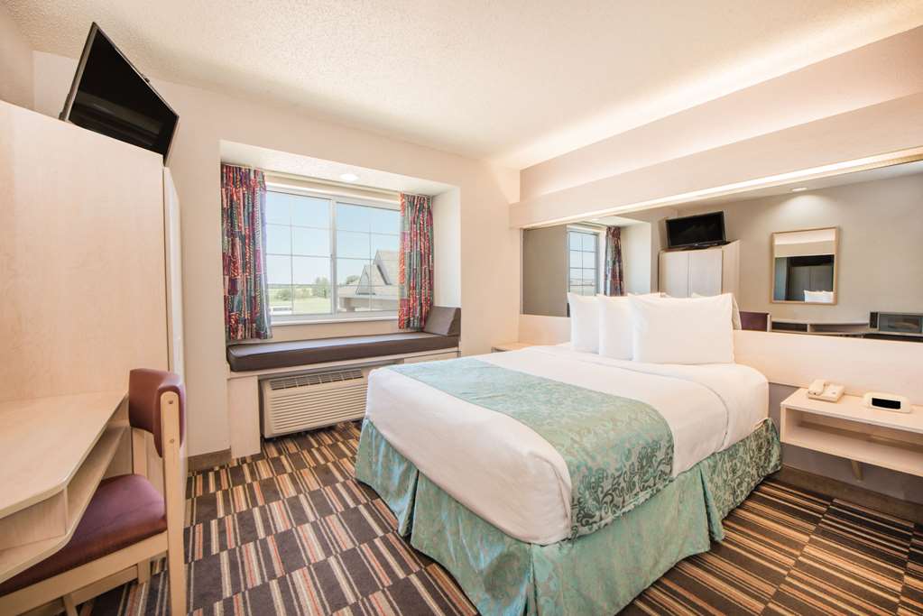 Microtel Inn & Suites by Wyndham Claremore - photo 7