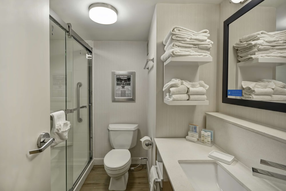 Hampton Inn Auburn - photo 19