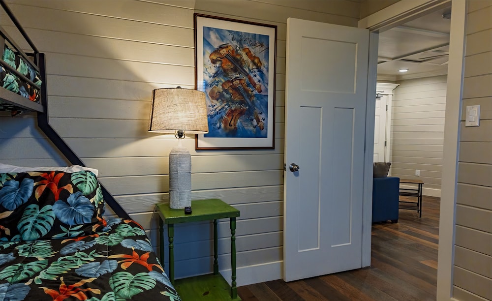 Blue Dolphin Inn and Cottages - photo 10