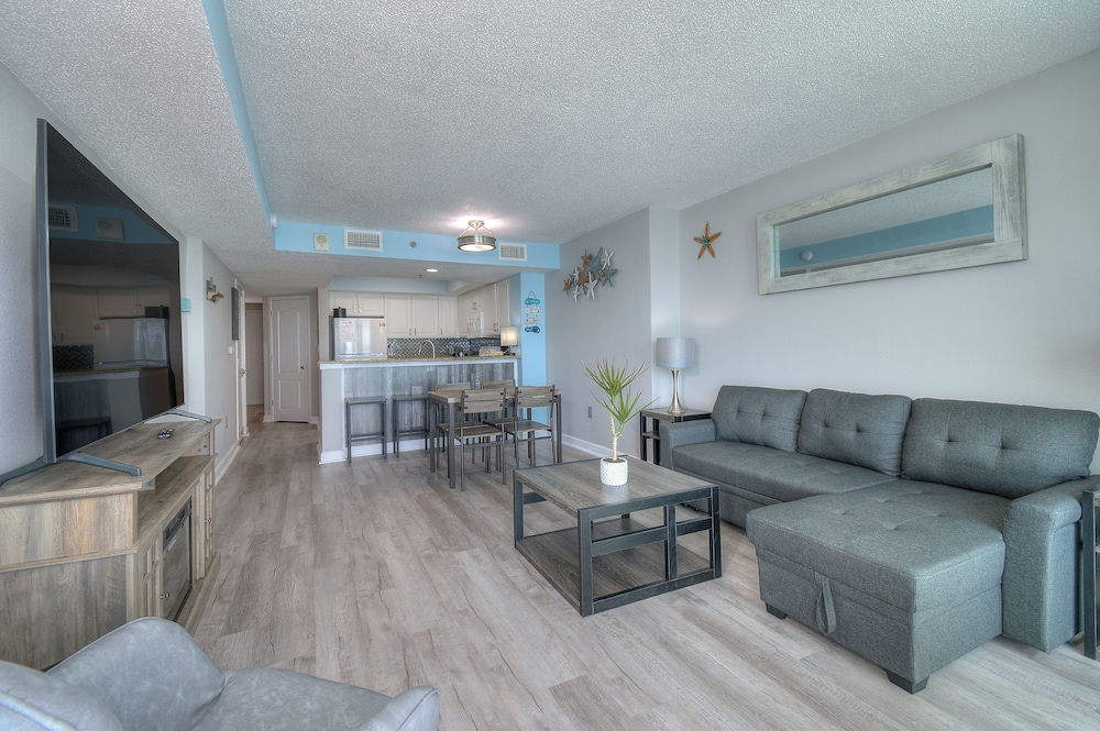 Units at Carolinian Beach Resort by Elliott Beach Rentals - photo 24