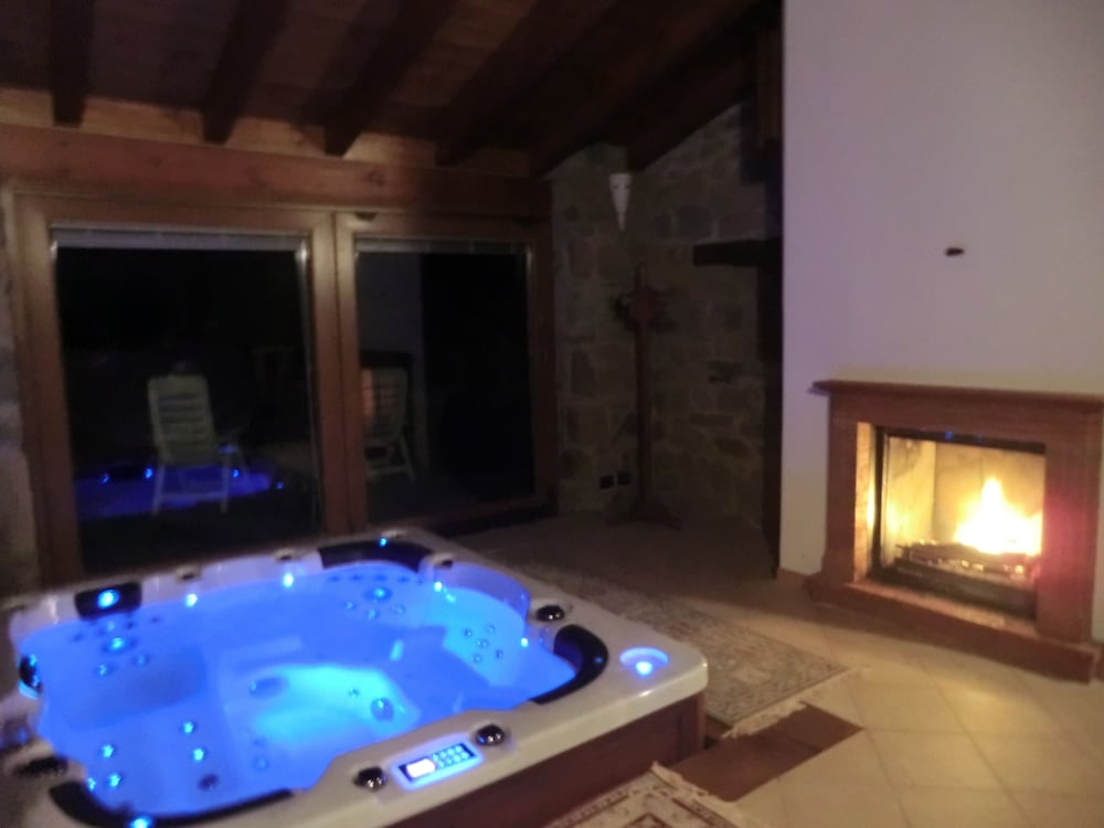 B&B Le Peschiere — 4-Star Luxury Hotel in Montefiorino, Italy