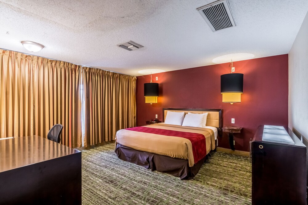 Rodeway Inn & Suites Fresno - photo 8