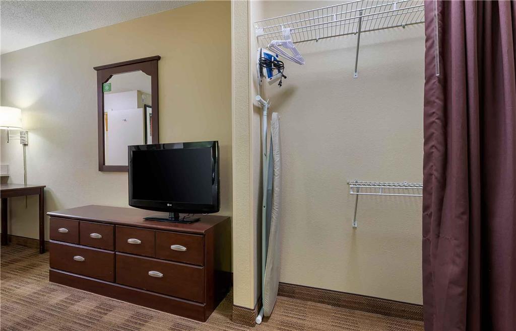 Extended Stay America Suites Indianapolis Castleton - photo 15