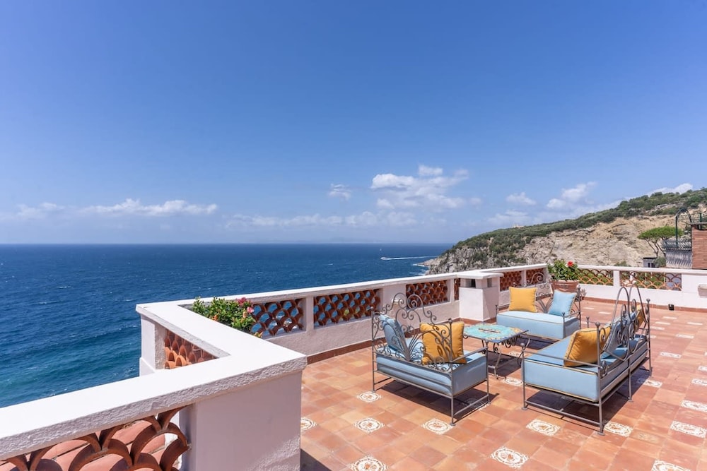Villa Dafne in Massa Lubrense — 4-Star Luxury Hotel in Massa Lubrense, Italy