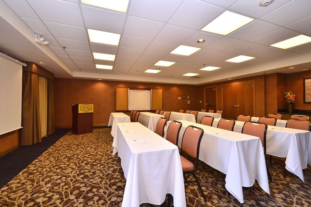 Hampton Inn & Suites Carson City - photo 60