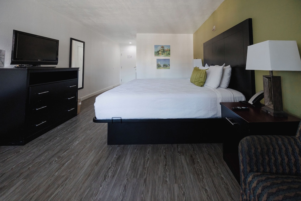 Old Town Western Inn & Suites - photo 8