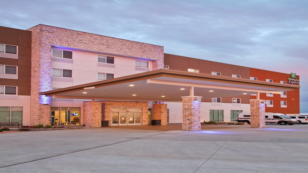 Holiday Inn Express and Suites Green River - photo 93