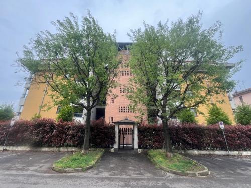 Elegante Casa Rho Fiera — 4-Star Luxury Hotel in Vanzago, Italy