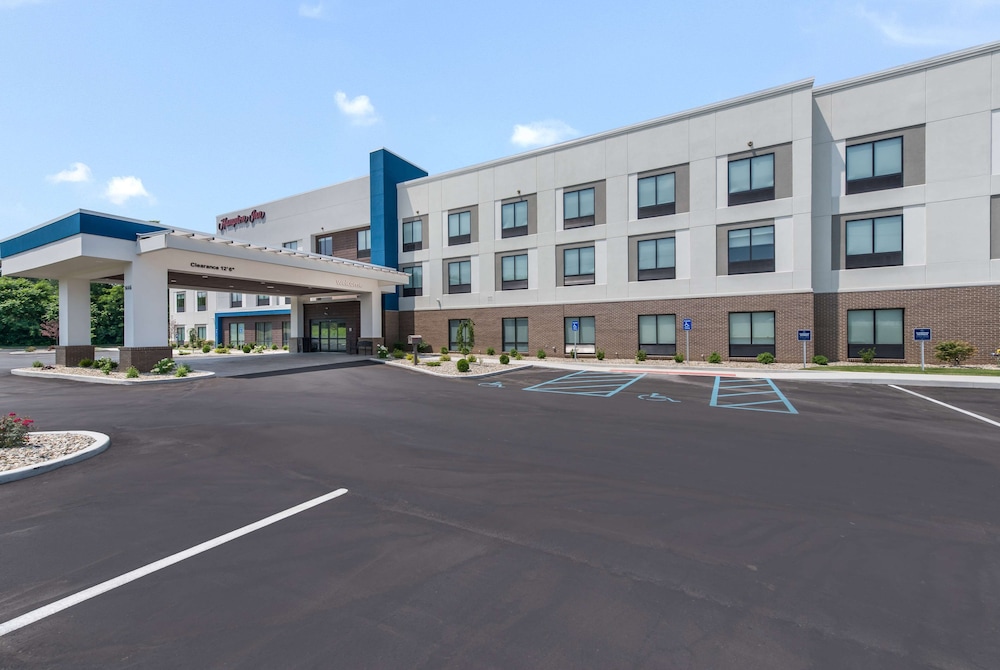 Hampton Inn Niles - photo 2