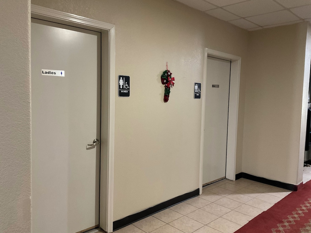 Yorktown Inn And Suites - photo 95