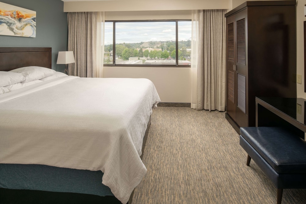 Embassy Suites by Hilton Seattle Tacoma International Airport - photo 11
