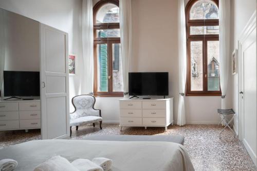 Palazzo Raspi Private Gym And Canal View — 4-Star Luxury Hotel in Venice, Italy