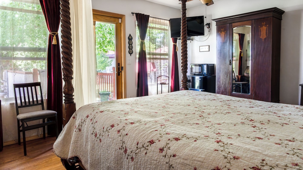 Red Horse Bed and Breakfast - photo 28