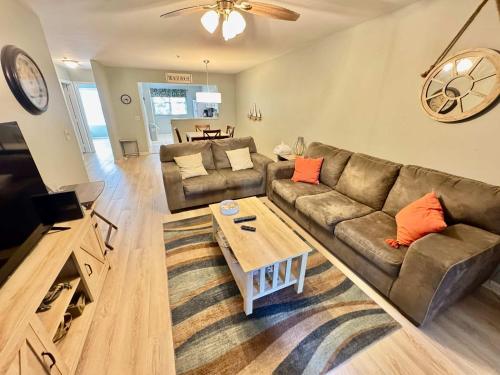 Pet Friendly Beach Villa 2 Bed 2 Bath #7105 TreeTops — 4-Star Luxury Hotel in Hilton Head Island, United States