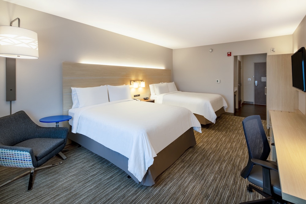 Holiday Inn Express & Suites Ft Myers Beach Sanibel Gateway by IHG - photo 11