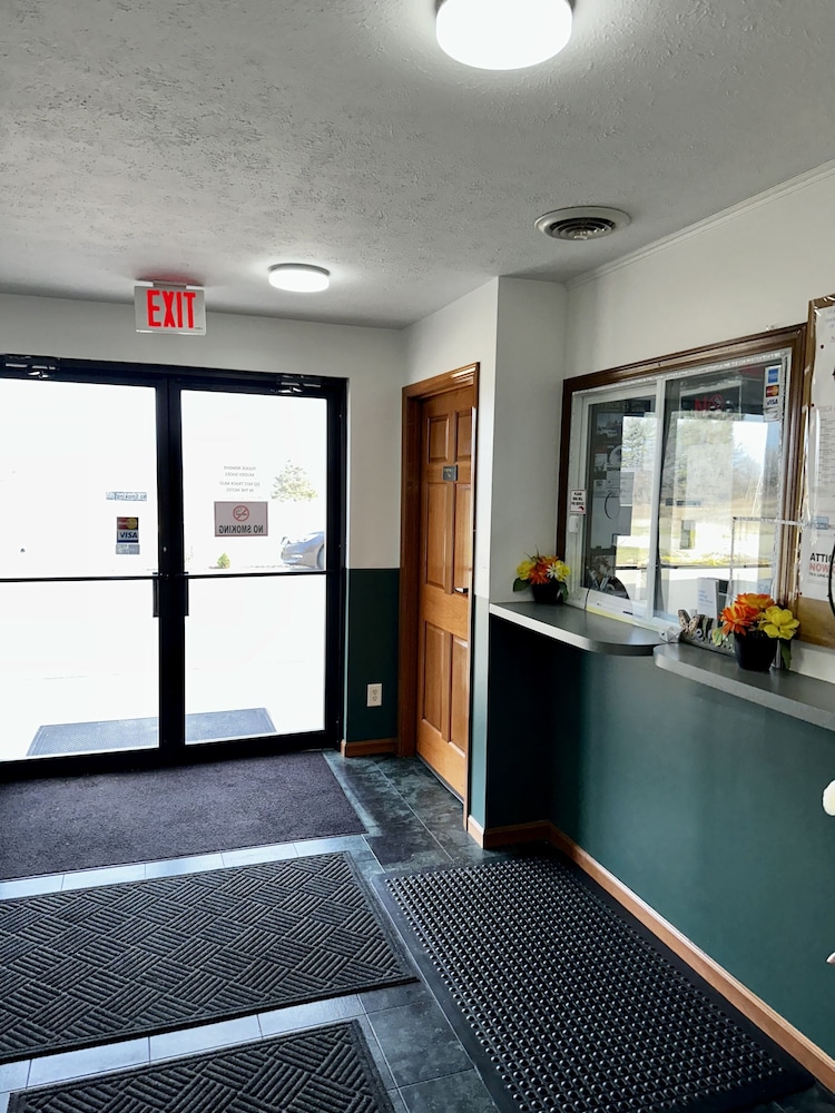 Attica Inn - photo 3