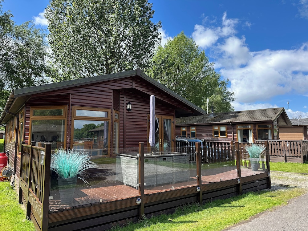 Lakeside 18 - carbon neutral hotel in Carnforth