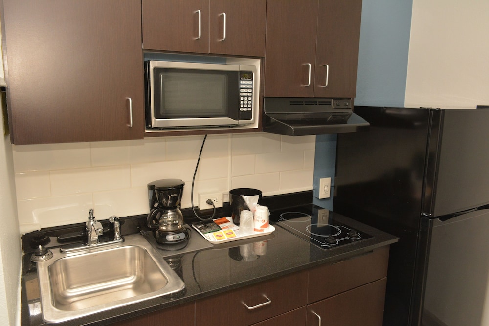 Quality Inn & Suites Kansas City Downtown - photo 39