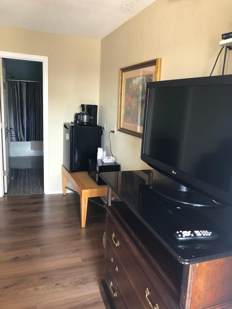 Avon Motel - photo 8
