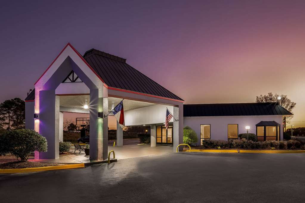 Super 8 by Wyndham Garysburg Roanoke Rapids - photo 7