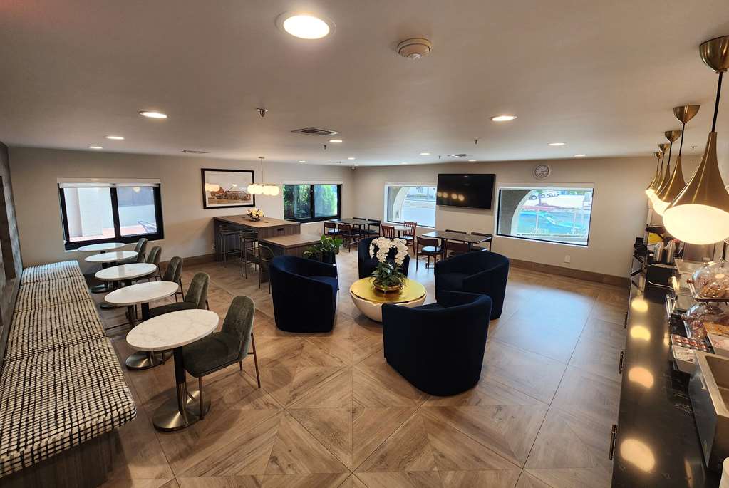 La Quinta Inn & Suites by Wyndham San Francisco Airport West - photo 57