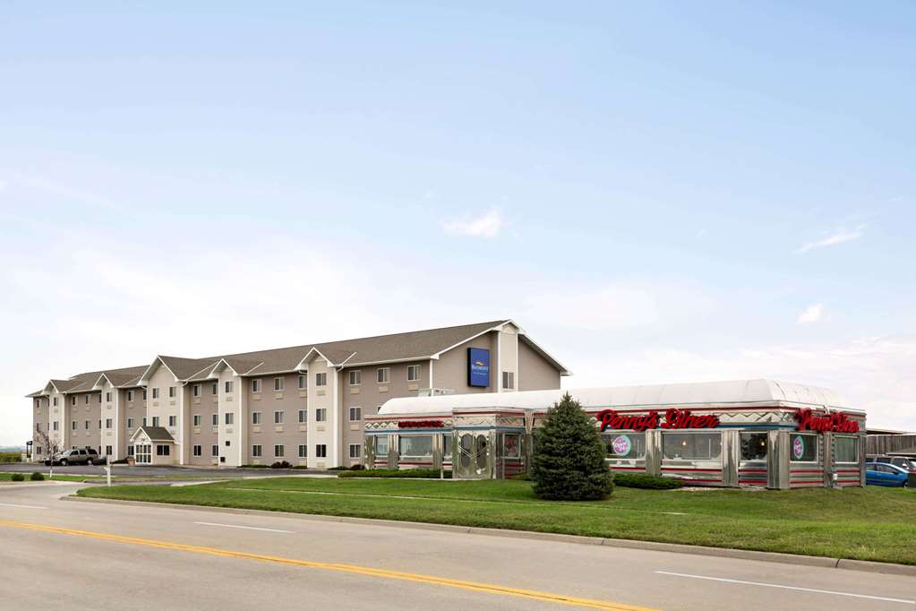Baymont by Wyndham Fremont - photo 13
