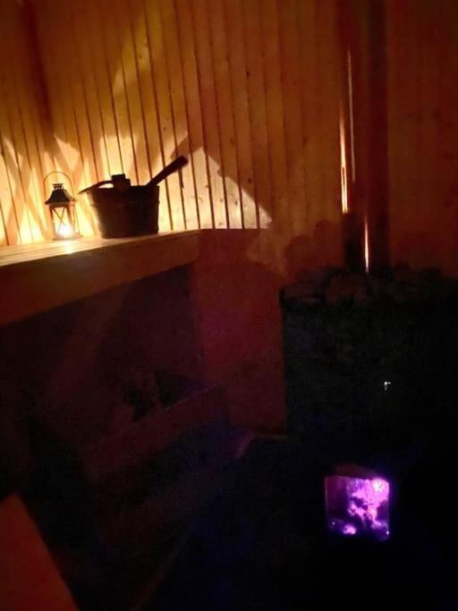 StugaNäraKungsberget mysig stuga med kamin grillkåta och vedbastu — Ockelbo — photo 3
