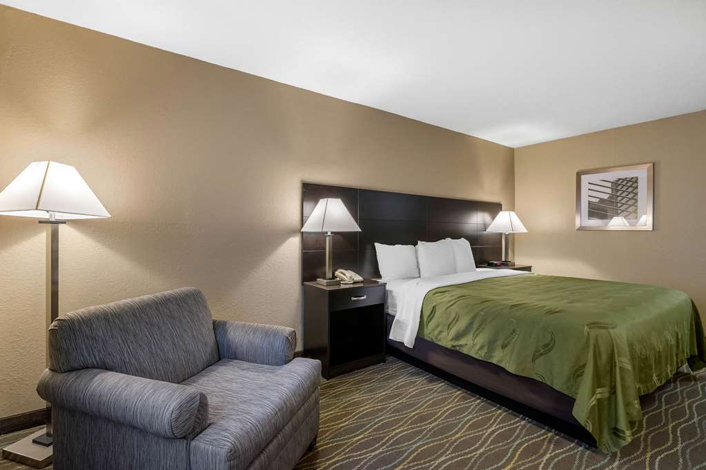 Quality Inn & Suites Des Moines Merle Hay Road - photo 14