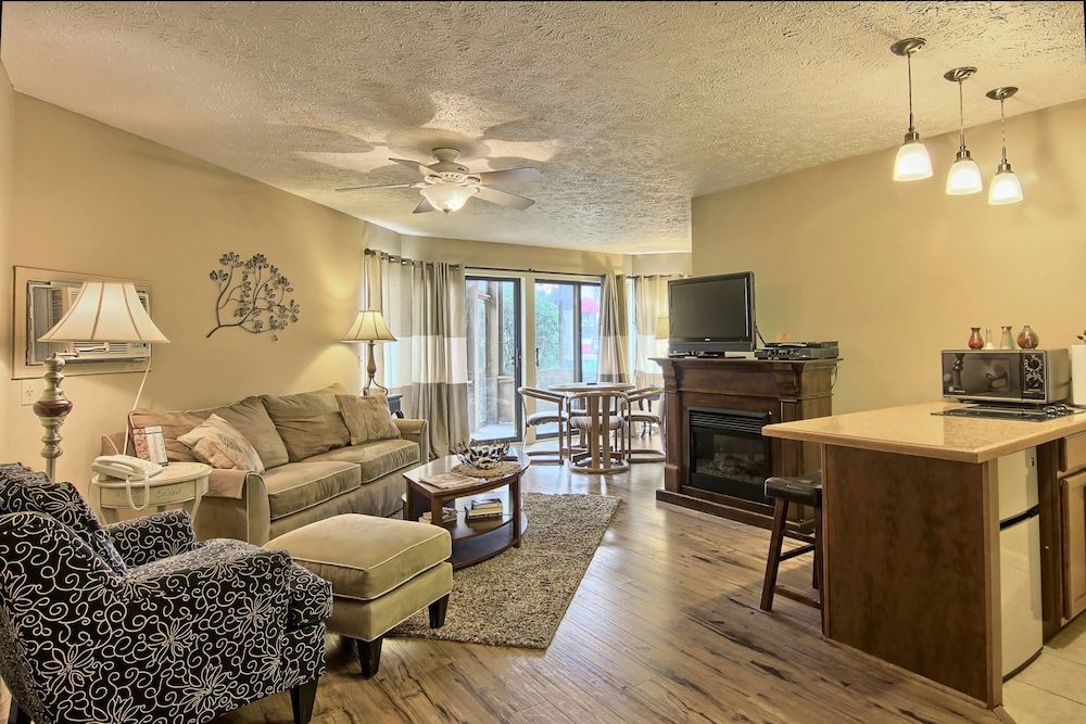 Pointes North Inn - photo 31
