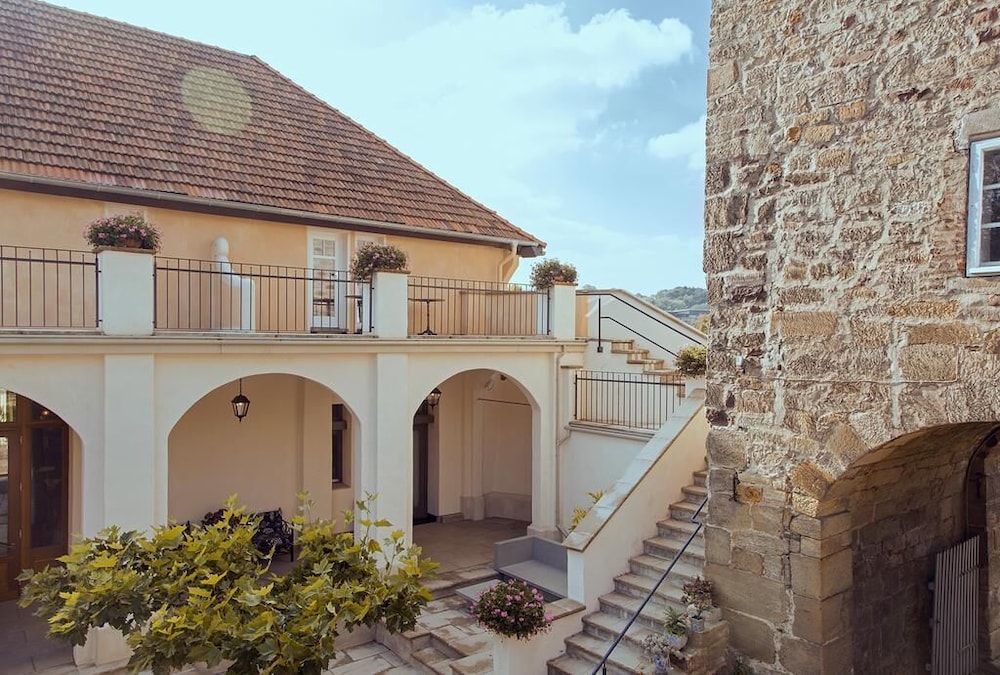 Hotel Bellini — hotel in Guxhagen