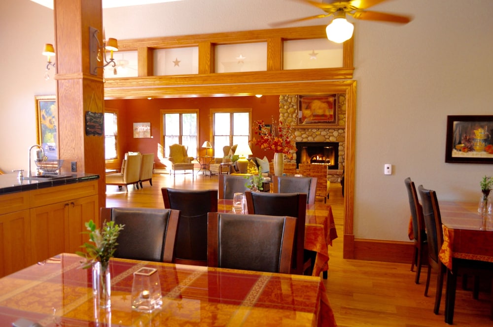 Bradley Boulder Inn - photo 7