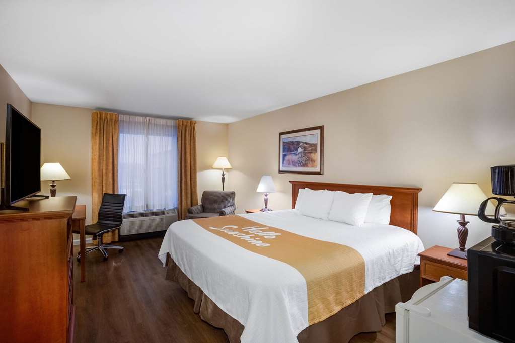 Days Inn & Suites by Wyndham Cuba - photo 12