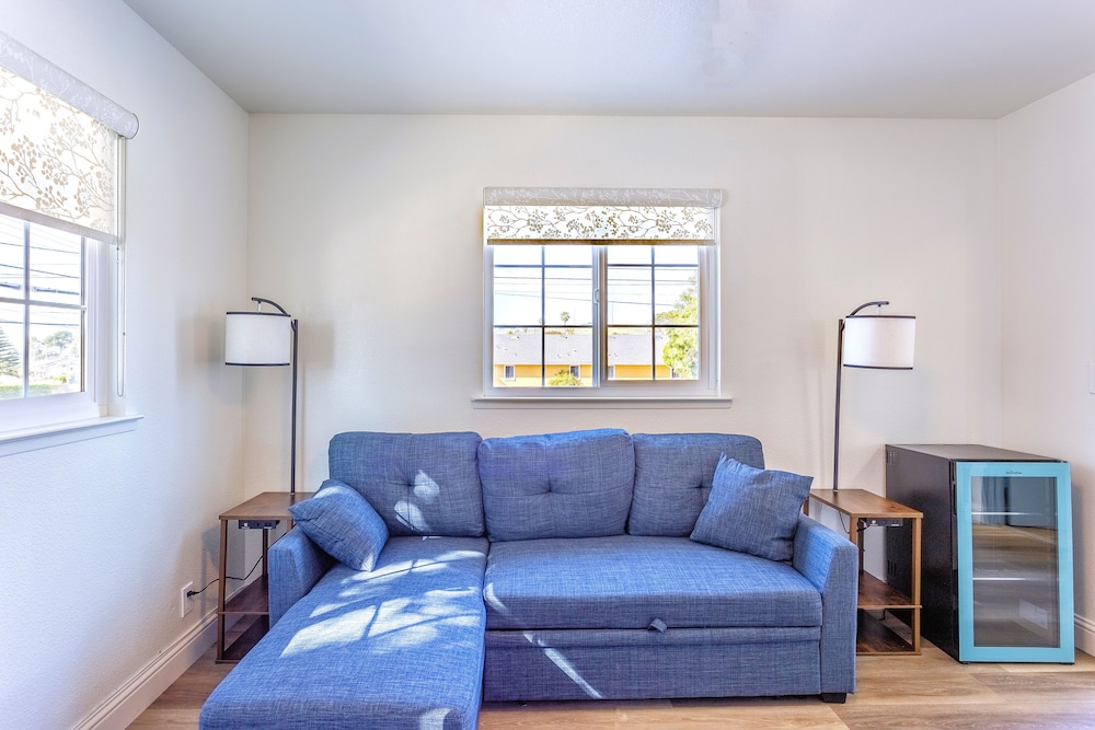 Coastal Breeze Inn - photo 9
