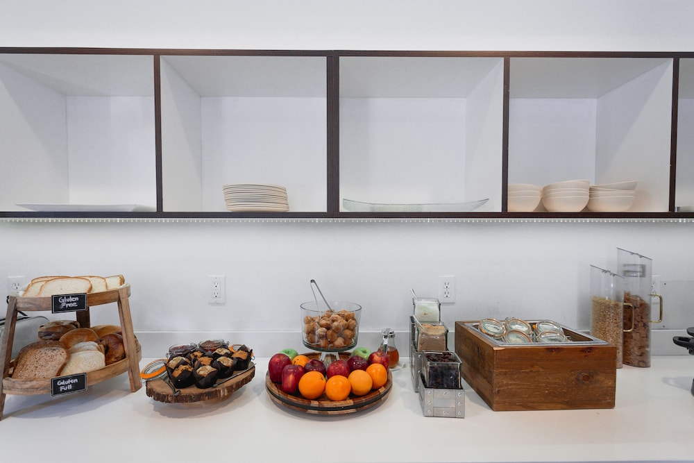 Menlo Park Inn - photo 24