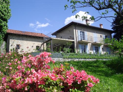 B&B Cascina La Cinciallegra — 4-Star Luxury Hotel in Oggiono, Italy