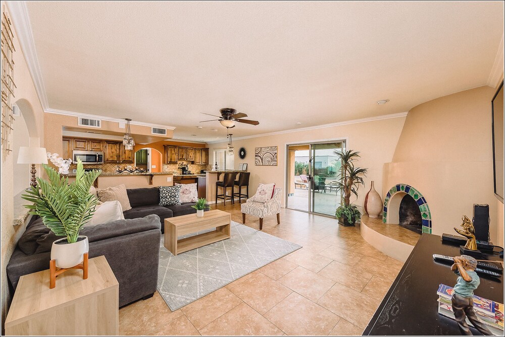 Presidio 6 Bedroom Home Scottsdale — 4-Star Luxury Hotel in Scottsdale, United States