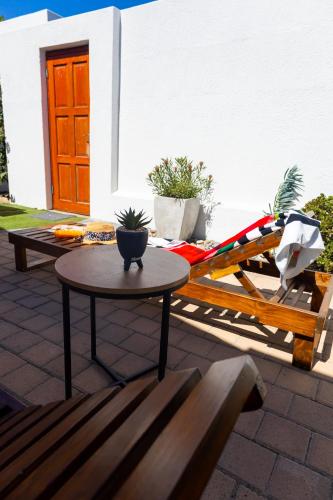 Spacious beachfront Townhouse w garage Blouberg