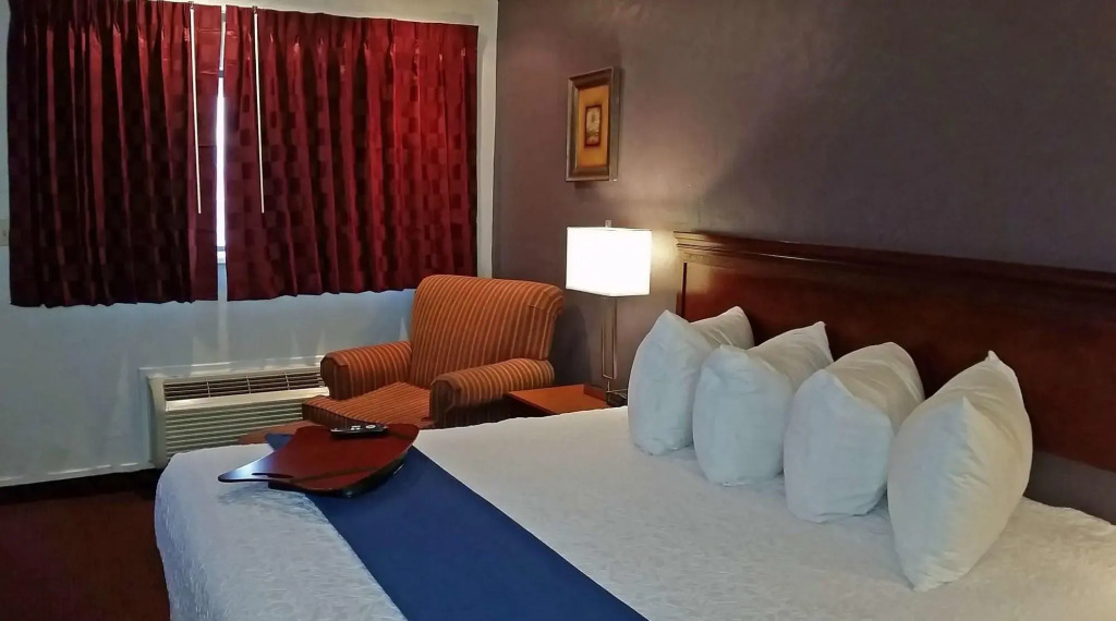 Americas Best Value Inn Oklahoma City at I 35 S - photo 18