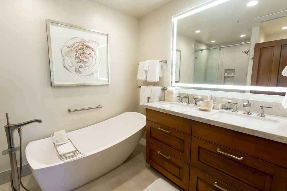Luxury Four Bedroom Suite with Three Hot Tubs 4 Apartment Hotel by RedAwning - photo 17