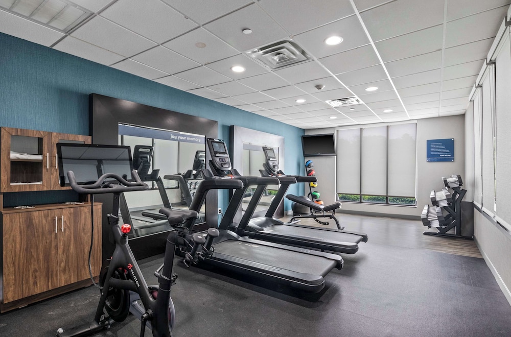 Hampton Inn & Suites Mount Pleasant - photo 25