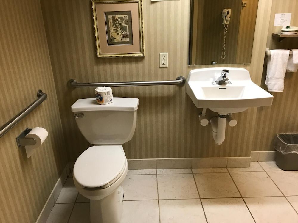 Warwick Inn And Suites - photo 5